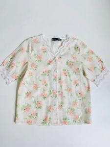 เสื้อฉลุลายดอกไม้ ผ้าใส่สบาย ไม่ร้อน