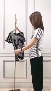 ค่าส่งถูกที่สุด เสื้อยืดแฟชั่นเกาหลี คอวี แขนสั้น / แขนยาว ลายทาง ผ้าเนื้อนิ่มสวมใส่สบาย