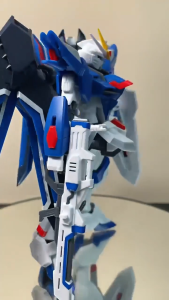 Shenelin 1/144 Robot Kebebasan Benih Pejuang Kemerdekaan yang Bangkit Model Xing Feng STTS 909 Mighty Strike Freedom Gundam/Rising Freedom Gunda