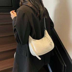 2025 New Autumn Winter Dumpling Bag Commuter Underarm Crossbody Bag Womens Fashion Soft Leather Moon-Shaped Handbag