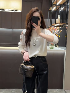 Design Sensible Fashionable Shoulder Bared Hollow Long Sleeve Knitted Top Early Autumn New Style Womens Versatile Slimming White Enhancing Top