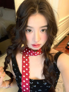 ผ้าพันคอไหมลายจุดสีแดงสำหรับผู้หญิง ผ้าพันคอไหมบาง สายรัดคอ แฟชั่น ฤดูใบไม้ผลิและฤดูใบไม้ร่วง ผ้าคลุมไหล่