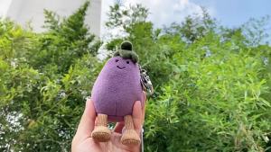 Uk Jellycat  Lively Eggplant Ornaments Childrens Toy Doll and Bag Pendant Plush Key Chain Gift