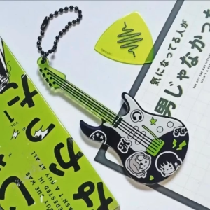 Anime KeyChain Women Guitar Key Chain for Men Key Ring Acrylic Car Keyring Party Pendant Japan Cos