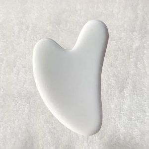Resin Gua Sha Board Scraping Massage Scraper Face Massager Heart-Shaped Guasha Board Massager for Face Portable Skin Care Tools