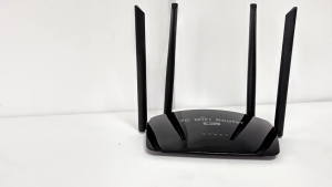 ZBTlink 4G high-speed router with secure encryption covering 100 meters of dual backup network