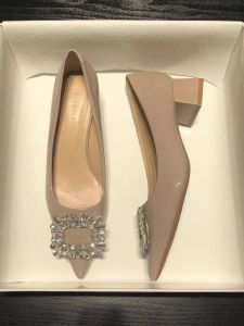 รองเท้าส้นสูงหัวแหลมสไตล์ฝรั่งเศสสำหรับผู้หญิง สีเปลือก ฤดูใบไม้ร่วง 2025 รองเท้าส้นหนาหนังแท้สีดำ รองเท้าส้นเดี่ยวแบบอเนกประสงค์