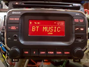 Đầu CD BLUETOOTH USB AUX tháo xe Kia