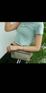 กระเป๋ากีฬา 4 สี สำหรับวิ่ง/ลำลอง/กีฬา บางอัตรา หรือ บางสกุล สำหรับผู้ชายและผู้หญิง โดยรวมความยืดหยุ่นและมีความสมดุลของสี