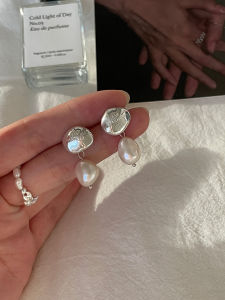 Natural Freshwater Baroque Pearl Earrings: A Stylish Addition to Your Jewelry Collection