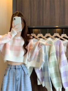 เสื้อสเวตเตอร์ถักสีชมพูลายสก็อตทรงหลวมสำหรับผู้หญิงในฤดูใบไม้ร่วงและฤดูหนาว เสื้อชั้นในสีพื้นแบบสวมหัว เสื้อคลุมกันหนาวแบบลำลอง