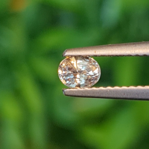 พลอย อเล็กซานไดร์ (Natural Alexandrite Chrysoberyl) 0.45 กะรัต (Cts.) ดิบ (Unheated) พร้อมใบเซอร์ พลอยแท้ อัญมณีมงคลประจําวันเกิด เครื่องประดับพลอย