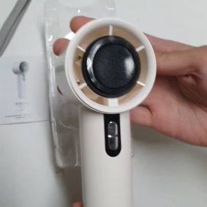 SALE  WX-638 พัดลมมือถือ ไร้สาย 3500mAh ปรับได้ 100 ระดับ พัดลมแอร์แบตเตอรี่ในตัว ชาร์จใหม่ได้มีจอแสดงผลดิจิตอล