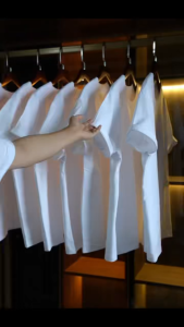 เสื้อยืดคอกลมสีขาว ยืดเปล่า ใส่ได้ทั้งชาย-หญิง ผ้านิ่ม ผ้าธรรมชาติ สบาย สดชะอาง ที่มีราคาโรงงาน คุณปลอดภัยและคุณภาพ ยืดสีขาว และยืดสีพื้น ใสด้วยที่ปรfect สำหรับคุณ