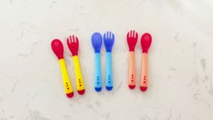 Harga Grosir - Sendok Makan bayi / Sendok Mpasi Sensor Suhu BPA FREE / Sendok Makan Bayi Silikon