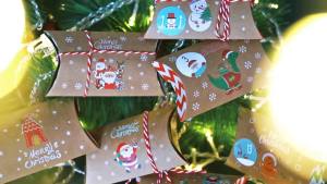24Sets Pillow Shape Christmas Gift Boxes Vintage Kraft Paper Box with Number Stickers& Rope DIY Xmas Advent Calendar Treat Boxes