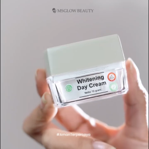 MS GLOW DAY CREAM WHITENING / PRO WHITENING DAY CREAM / SUNWHITE - Cream Pencerah Wajah Glowing Melembabkan Wajah Mengandung SPF untuk Melindungi Wajah dari Sinar Matahari Cream Pagi Ms Glow Cream Menyamarkan Noda Hitam Wajah - Day Cream Ms Glow