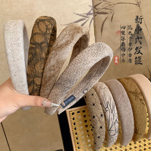 ที่คาดผมสไตล์จีนย้อนยุคสีกาแฟสำหรับฤดูใบไม้ร่วงและฤดูหนาว ที่คาดผมทรงสูงแบบเรียบง่ายพร้อมเข็มขัดที่มีสไตล์และหรูหรา