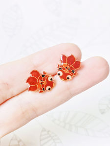 ต่างหูเงินแท้ S925 ลายปลาคาร์ปสีแดง ต่างหูแบบไม่เจาะรูสำหรับผู้หญิง ดีไซน์เก๋ไก๋ สไตล์จีนโบราณ เครื่องประดับแฟชั่น