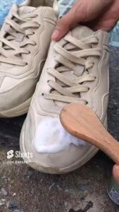 D8 น้ำยาทำความสะอาดรองเท้า ครีมบำรุงหนังรองเท้า shoes clean 100 ml (แถมแปรงขนนุ่ม ผ้าไมโครไฟเบอร์) ขัดรองเท้า ซักรองเท้า