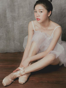 Professional Ballet Slippers for Adults and Children Pink and Red Satin Canvas Medium Hard Bottom Tied Shoes