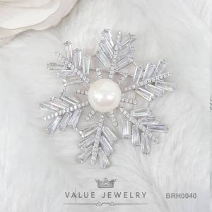 เข็มกลัด ลาย เกล็ดหิมะ Snow ประดับคริสตัลแท้ เข็มกลัดติดเสื้อ คลิกที่ลูกเข้ม เครื่องประดับBRH0040 ValueJewelry