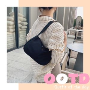 LHFriday คุ้มมาก กระเป๋าสะพายข้าง งานแฟชั่นสำหรับสาวๆ ดีไซน์ใบเล็กกระทัดรัดน่ารักๆ ใส่เครื่องสำอางได้ ใช้ถือเก๋ๆคือดีเลย ราคาไม่แพงด้วย สั่งเลย