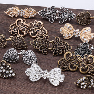 Biblio【Ready in Stock】 Trendy Cardigan Clip Fashion Retro Sweater Blouse Pin Muslim Hijab Clip 1set