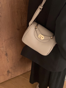 Retro Mini Shoulder Bag for Women Casual Versatile Autumn Winter New Style Single Strap Crossbody Bag Soft PU Leather Pure Color