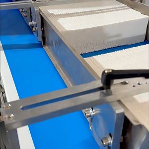 ทิชชู่แขวนผนัง แถมฟรีตะขอ ในห่อมี1000แผ่น หนา4ชั้น ทิขชู่ราคาถูก ใช้งานได้นาน เช็ดหน้าได้ ไรสารฟอกขาว ย่อยสลายได้ง่าย