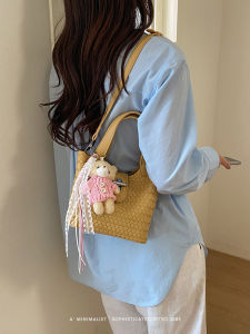 TAOHUALIHUA | Stylish Bear Pendant Commuter Handbag/Crossbody Bag