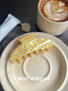 กิ๊บติดผมลายทางสีชมพูบาร์บี้ขนาดใหญ่ สไตล์เกาหลี ทรงผมสไตล์ฝรั่งเศส คลิปติดผมลายฉลาม ประดับผม เครื่องประดับแฟชั่น