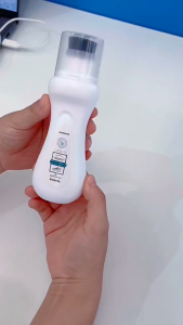 White Shoe Cleaner 100ml No-Rinse Shoe Cleaning Solution with Built-in Brush. Soft and sturdy brush for even application. Cleans corners and small gaps of shoes thoroughly.