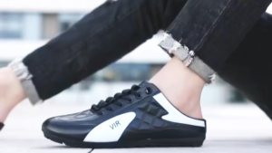 Fashion Men Shoes New Style Slip On Slippers Summer Mules Thin Mens Half Slippers Shoes Casual Flats Sandals Loafers Sneakers Black White Walking Shoes