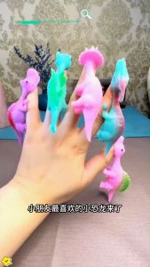 Mainan Jari Dinosaur Boleh Lontar Mainan Tembak Dinding Kanak Kanak Kreatif Anti Stres Mainan Getah Comel Baby Catapult Dinosaur Finger Toy Chick Sticky Spurt Wall Toy Shoot Toys 弹射恐龙手指弹射玩具小鸡手指恐龙动物手指弹射玩具创意恐龙手指弹减压解压粘墙玩具 E380