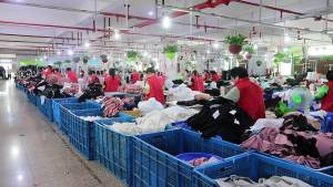 Penghantaran dari China [2025] Eropah dan Amerika Seksi Tanpa Belakang Kalis Kejutan Berkumpul Bra Sukan Palsu Dua Keping Mesh Lengan Panjang Satu Cawan Pakaian Kecergasan Yoga Wanita 3.8