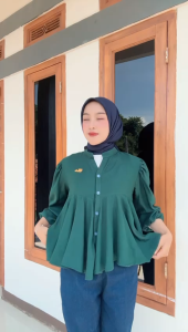 Tri Ruffle Crop Top - Atasan Wanita Casual