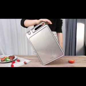 เขียงหั่นอาหาร 2 ด้าน สแตนเลส 304 + พลาสติกอเนกประสงค์ พร้อมที่ลับมีดในตัว ใช้หั่นเนื้อ ผัก ผลไม้ ทนทาน ทำความสะอาดง่าย ปลอดภัย