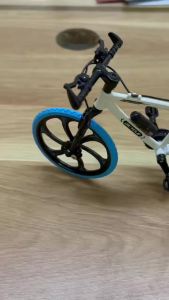 1:8 Mini Model Alloy Bicycle Diecast Multicolor Finger Mountain Metal Racing Bike Simulation Collection Gifts Toys for Boys
