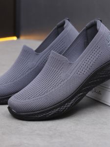 Spring Autumn New Style Beijing Mens Breathable Knitted Slip-On Sports Shoes Flat Bottom Casual Fashion Leisure Footwear