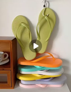 รองเท้าแตะหูหนีบ รองเท้าผู้หญิงแฟชั่น สีสดใส รองเท้าลำลอง สไตล์มินิมอล ยืดหยุ่น ใส่สบาย (มี 8 สี เลือกสีได้)