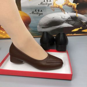 Soft Leather Low Heel Square Head Womens Single Shoes Comfortable Soft Bottom Mom Shoes Spring Summer New Style Retro Flats