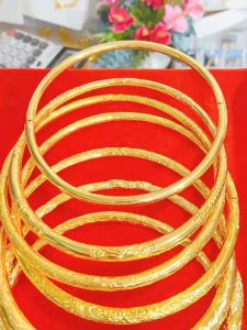 Kiềng cưới chạm chuẩn mkauf 24.k kèm hộp nhung tròn
