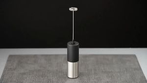 ตีฟองนมไฟฟ้า เครื่องผสมไฟฟ้า เกิดโฟมอย่างรวดเร็ว ฟองนมแน่น ไร้เสียงรบกวน เครื่องดื่มร้อน ฟองนม ที่ตีไข่ เครื่องทำฟองนม เครื่องตีฟองนมไฟฟ้า Electric egg beater Coffee Stainless Foam Maker Handheld Eletric Frothers