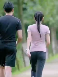 ผ้ารัดเอว ที่คาดเอว มีช่องเก็บของ สายรัดเวลาวิ่งออกกำลังกายหรือทำกิจกรรมอื่นๆ สวมใส่ง่าย ผ้านิ่ม