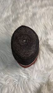 Peci Rotan Kalimantan: Kopiah Tradisional yang Elegant & Terjangkau\\n\\n Apa itu Peci Rotan Kalimantan?\\n\\nPeci Rotan Kalimantan atau Peci Akar Rotan adalah kopiah tradisional yang dibuat dari akar rotan. Kopiah ini merupakan aksesori pemakaman dan ibadah yang populer di Kalimantan. Dengan desain yang elegan dan harga yang terjangkau, Peci Rotan Kalimantan sangat cocok digunakan oleh kaum Adam dalam melaksanakan ibadah, seperti haji dan umroh, atau sebagai souvenir.\\n\\n Bahan dan Desain\\n\\nBahan utama Peci Rotan Kalimantan adalah akar rotan, yang memberikan tampilan yang elegan dan simple. Desainnya sederhana namun tetap menarik, menjadikan kopiah ini sebagai pilihan yang tepat bagi mereka yang mencari aksesori ibadah yang elegan.\\n\\n Ukuran dan Dimensi\\n\\nPeci Rotan Kalimantan tersedia dalam berbagai ukuran, yaitu dari 5 hingga 9. Diameter peci bervariasi sesuai dengan ukuran, mulai dari 55 cm untuk ukuran 5 hingga 59 cm untuk ukuran 9. Tinggi peci sekitar 9 cm.\\n\\n Manfaat Peci Rotan Kalimantan\\n\\nPeci Rotan Kalimantan memiliki beberapa manfaat, antara lain:\\n\\n Ibadah dan Ritual\\n\\nPeci Rotan Kalimantan dapat digunakan sebagai aksesori ibadah dan ritual, seperti haji dan umroh. Kopiah ini akan menambah keanggunan penampilan Anda saat melaksanakan ibadah.\\n\\n Souvenir dan Oleh-Oleh\\n\\nSelain sebagai aksesori ibadah, Peci Rotan Kalimantan juga cocok digunakan sebagai souvenir atau oleh-oleh. Desainnya yang elegan dan simple menjadikan kopiah ini sebagai pilihan yang tepat bagi mereka yang mencari souvenir unik.\\n\\n Cara Memilih Peci Rotan Kalimantan yang Tepat\\n\\nBerikut adalah beberapa pertimbangan saat memilih Peci Rotan Kalimantan yang tepat:\\n\\n Pertimbangan Ukuran dan Warna\\n\\nPertimbangkan ukuran peci sesuai dengan kepala Anda. Pilih warna yang sesuai dengan preferensi Anda dan sesuai dengan acara yang akan dihadiri.\\n\\n Perawatan dan Penyimpanan\\n\\nPastikan untuk merawat dan menyimpan peci dengan baik. Jangan biarkan peci terkena sinar matahari langsung atau terkena air.\\n\\n Testimoni dan Review Pengguna\\n\\nBerikut adalah beberapa testimoni dan review pengguna tentang Peci Rotan Kalimantan:\\n\\n Pengalaman Nyata\\n\\n\\\"Saya sangat puas dengan Peci Rotan Kalimantan yang saya beli. Kopiah ini sangat elegan dan cocok untuk digunakan saat haji.\\\" - Ahmad\\n\\n\\\"Peci Rotan Kalimantan ini sangat nyaman digunakan. Saya sangat senang bisa mendapatkan souvenir unik ini.\\\" - Siti\\n\\n Kelebihan dan Kekurangan\\n\\nKelebihan Peci Rotan Kalimantan antara lain desain yang elegan dan simple, serta harga yang terjangkau. Sedangkan kekurangan Peci Rotan Kalimantan adalah perlu perawatan khusus agar peci tetap awet.\\n\\n Kesimpulan\\n\\nPeci Rotan Kalimantan adalah kopiah tradisional yang elegan dan terjangkau. Dengan bahan akar rotan, peci ini cocok digunakan sebagai aksesori ibadah dan ritual, serta souvenir unik. Pastikan untuk memilih ukuran dan warna yang tepat, serta merawat peci dengan baik agar tetap awet.\\