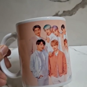 Mug Keramik Multicolor Desain BTS - Gaya K-Pop Unik & Elegan untuk ARMY