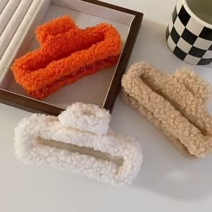 กิ๊บหนีบผมผ้าวูลขนฟู | 14cm กิ๊บติดผม กิ๊บผม กิ๊บเกาหลี | เก็บผมได้เยอะ หนีบแน่น ใหญ่สะใจ