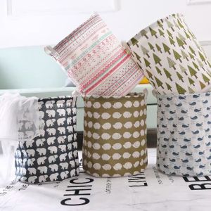 10ชิ้น ตะกร้าผ้าพับได้แคนวาส  อเนกประสงค์ สำหรับใส่เสื้อและกางเกง พกพาสะดวก ทรงกลมใช้งานง่าย  กันน้ำได้มี 9ลายกระสอบตะกร้าผ้า  สามารถจุเสื้อได้เยอะ กันน้ำ พกพาง่าย พับได้เมื่อไม่ใช้แล้ว  มี9สี GB99