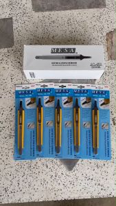 มีดคัตเตอร์ Mesa รุ่น AL-SR แบบมีที่ถอนลวดเย็บกระดาษ